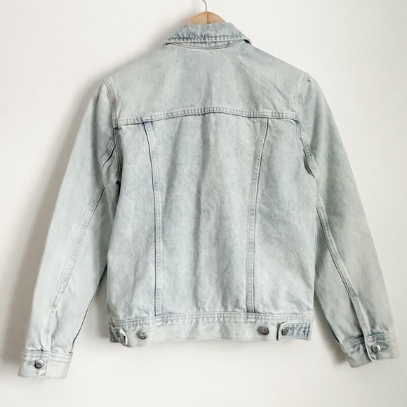 Old Navy light wash denim jacket Sz. M - Picture 4 of 11